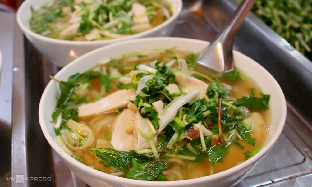 Phở gà Châm Yên Ninh  1