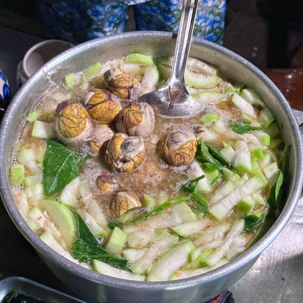 Trứng vịt lộn kiểu Huế: Cách người Huế biến một món ăn dân dã thành đặc sản ai cũng muốn thử một lầ 5