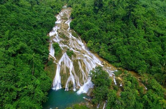 Thắng cảnh thác Khuôn Tác 13