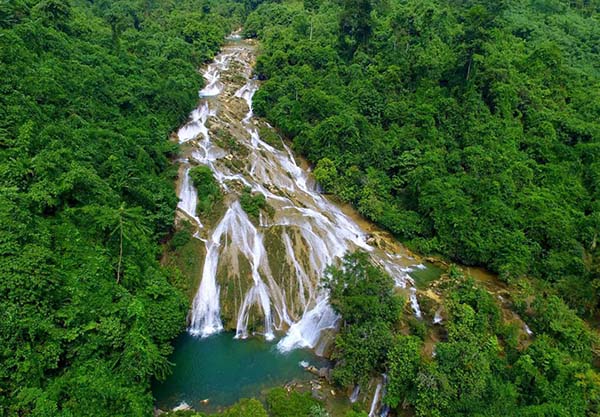 Thắng cảnh thác Khuôn Tác 1