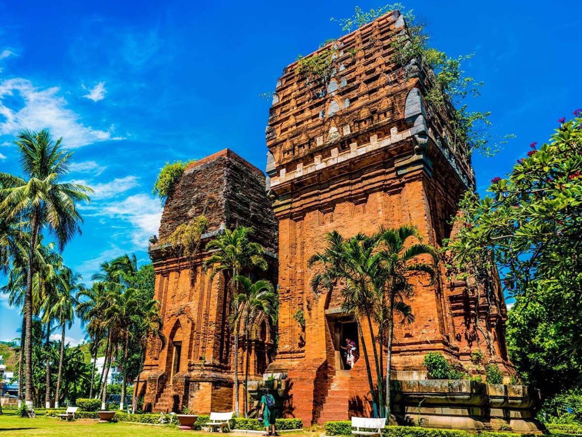 Tháp Đôi: Dấu ấn Chăm Pa cổ kính của Gia Lai  1