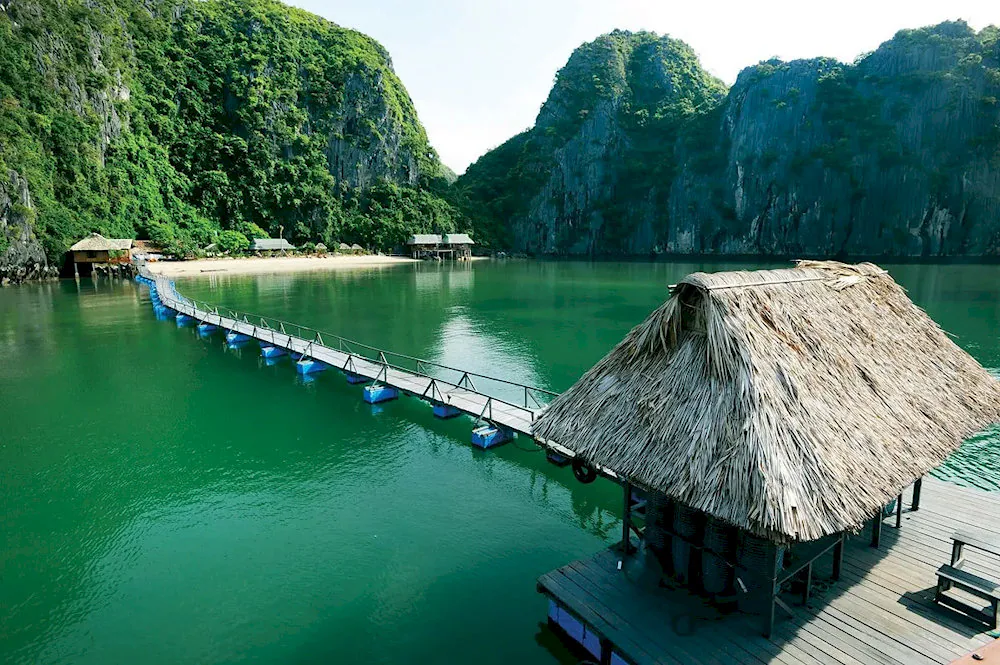 Hạ Long – Lan Hạ – Việt Hải – Hang Quân Y 3