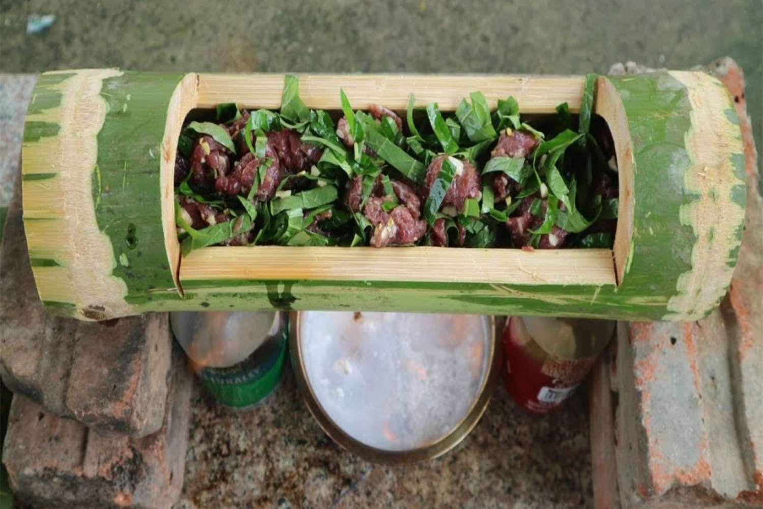 Bò nướng ống tre Gia Lai: Món đặc sản đậm vị núi rừng 1