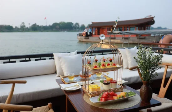 Afternoon Tea Cruise trên sông Hương 33