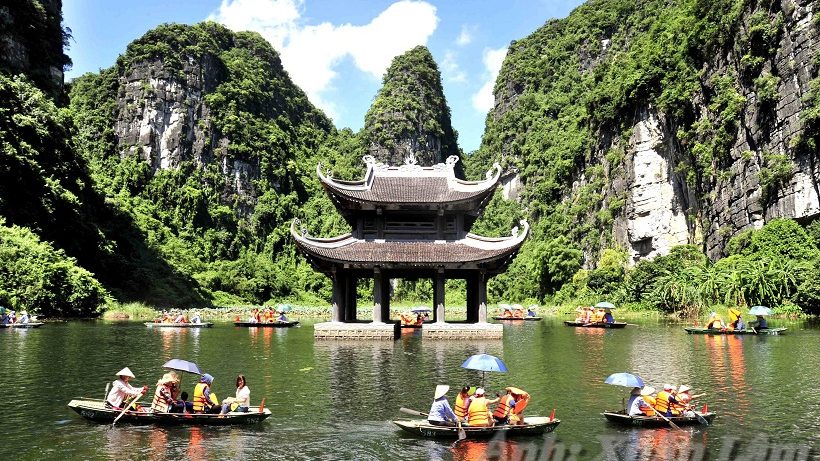 Khám phá Ninh Bình trong ngày: Trải Nghiệm Thiên Nhiên Hoang Sơ & Văn Hóa Truyền Thống 3
