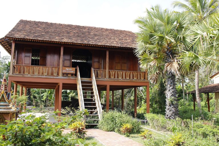 Nhà sàn Mỹ Khánh