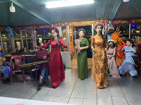 Ca Huế - Nghệ thuật dân gian xứ Huế 7