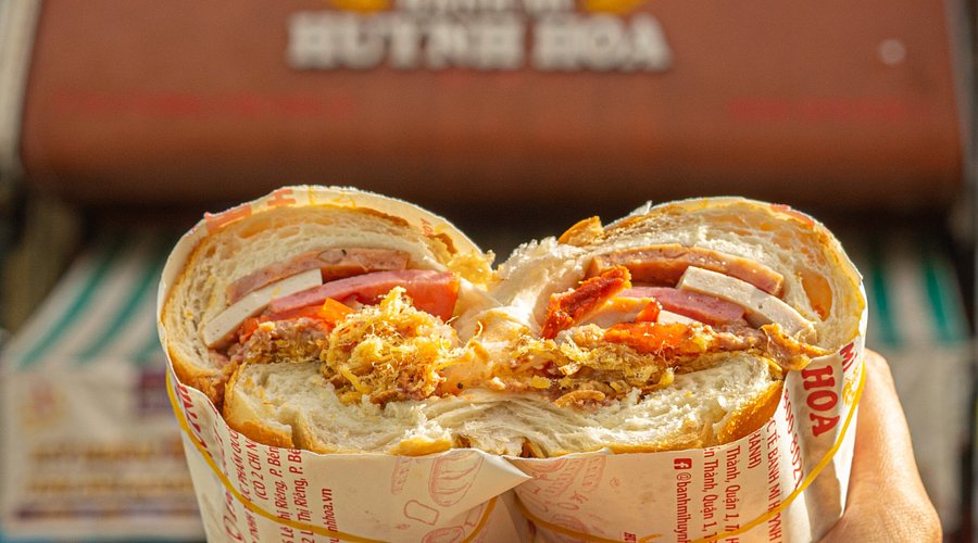 BÁNH MÌ HUYNH HOA “ĐẮT NHẤT” SÀI GÒN CÓ GÌ NGON? 15