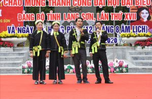 Sli mang tâm tình của người Nùng xứ Lạng: Trẩy hội Háng Pỉnh nghe hát sli  41