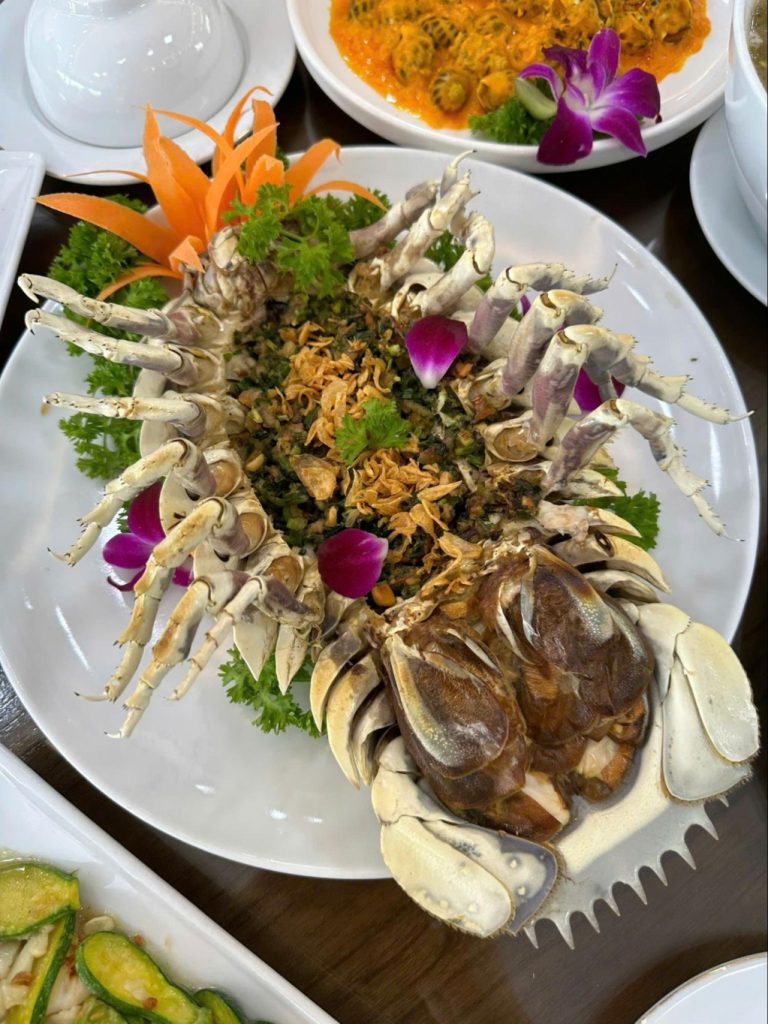 Nhà hàng Hạ Long Mai Về – Ẩm thực hải sản sang trọng bên bờ biển 7