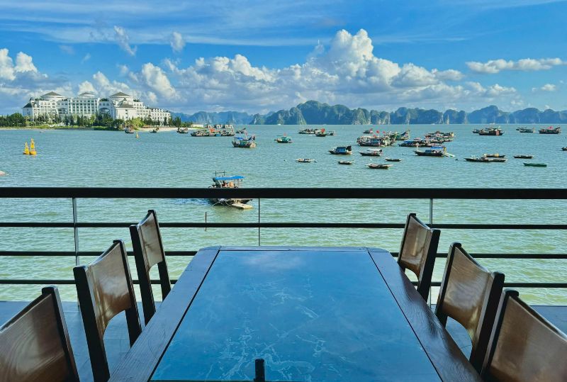 Nhà hàng Bờ Biển Hạ Long – Không gian ẩm thực ven biển lãng mạn 3