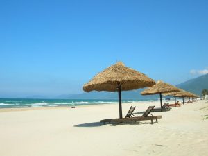 Khám phá Bãi Biển Bãi Cháy – Quảng Ninh 11