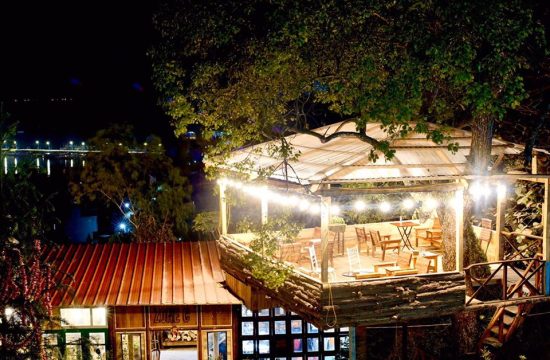 Cafe Zone C – Không gian cafe trẻ trung, view đẹp tại Bãi Cháy 9
