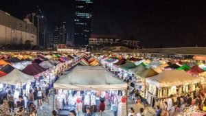 Chợ đêm Bãi Cháy – Thiên đường mua sắm và ẩm thực về đêm tại Hạ Long 3