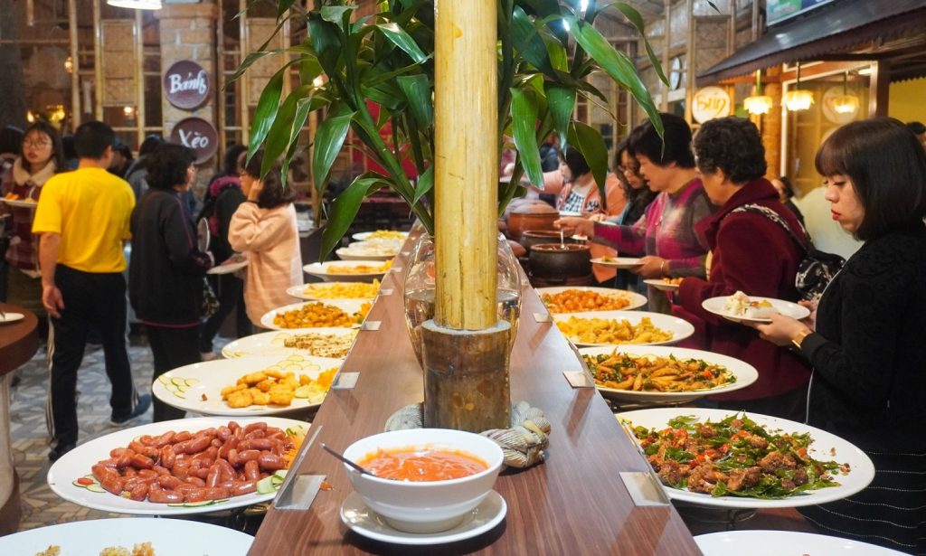 Buffet Sen Á Đông - Thiên đường ẩm thực trong không gian đậm chất Việt bên Vịnh Hạ Long 5