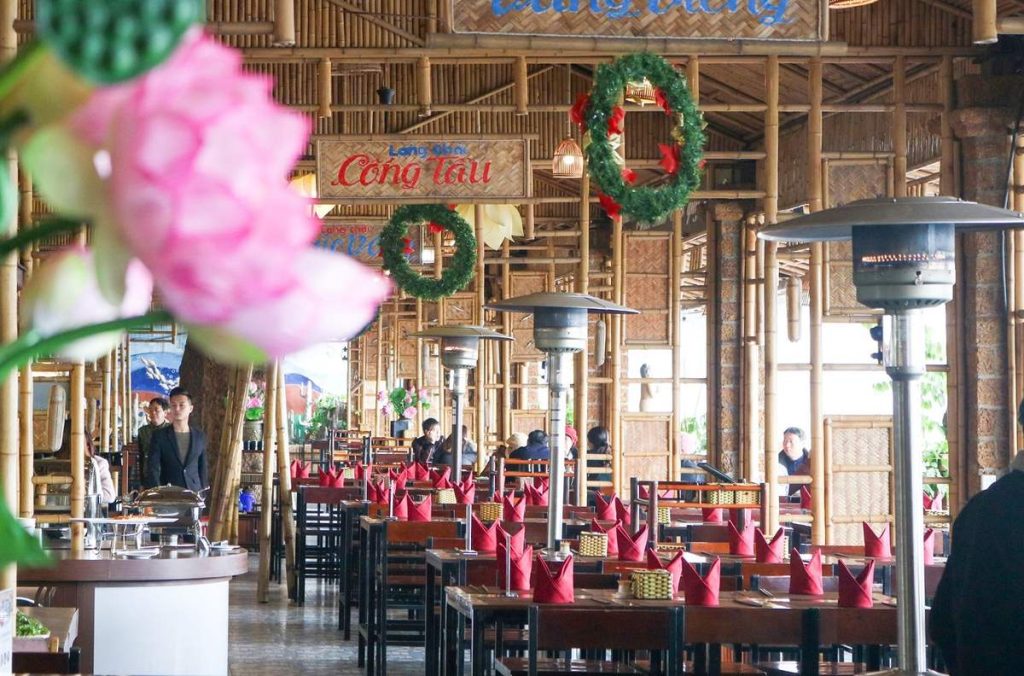 Buffet Sen Á Đông - Thiên đường ẩm thực trong không gian đậm chất Việt bên Vịnh Hạ Long 3
