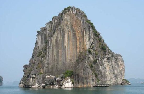 Đảo Đầu Bê – Vẻ đẹp huyền bí giữa vịnh Hạ Long 10