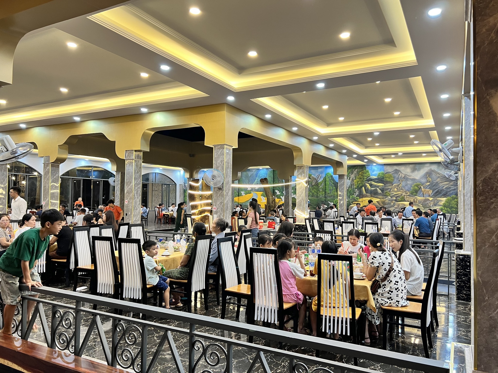 Nhà hàng Thuỷ Cương – “Hương vị truyền thống, đậm đà giữa phố núi” 1