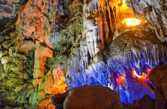 Hang Thiên Cảnh Sơn – “Viên ngọc ẩn” giữa Vịnh Hạ Long 17