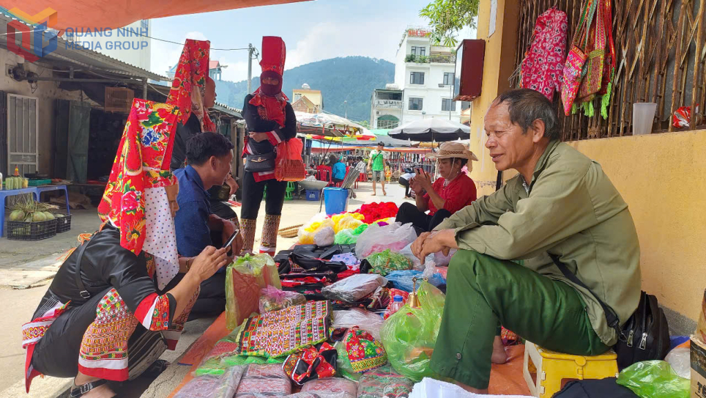 Hội Kiêng Gió – Nét Văn Hóa Đặc Sắc Của Người Dao ở Bình Liêu 6 Hội Kiêng Gió – Nét Văn Hóa Đặc Sắc Của Người Dao ở Bình Liêu 5