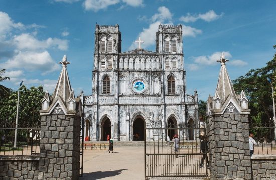 Nhà thờ Mằng Lăng – Công trình hơn 130 năm tuổi lưu giữ dấu ấn chữ Quốc ngữ tại Đắk Lắk mới 13