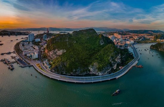 Du lịch Đỉnh núi Bài Thơ – Điểm check-in ngắm toàn cảnh Hạ Long 17