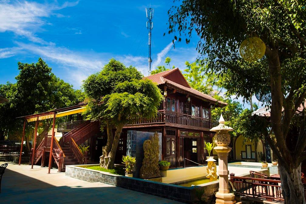 Nhà hàng - Cà phê Tuấn Mai: Nét kiến trúc độc đáo giữa lòng phố núi 1