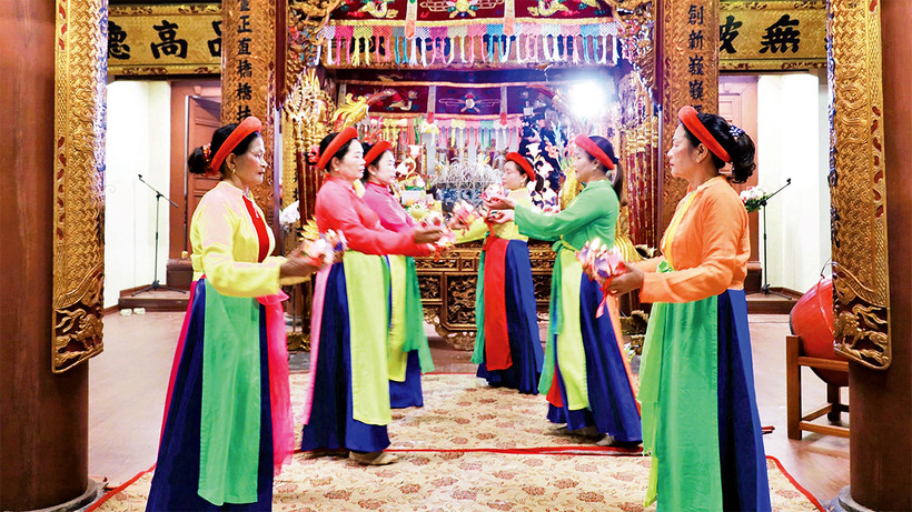 Lễ hội đình Vạn Ninh – Vang vọng hồn thiêng nơi cửa biển 4 Lễ hội đình Vạn Ninh – Vang vọng hồn thiêng nơi cửa biển 3