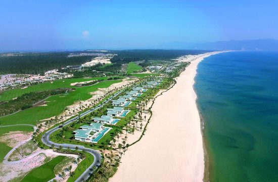 Bãi biển Tuy Hòa – Dải cát vàng ôm trọn thành phố biển của Đắk Lắk mới 1