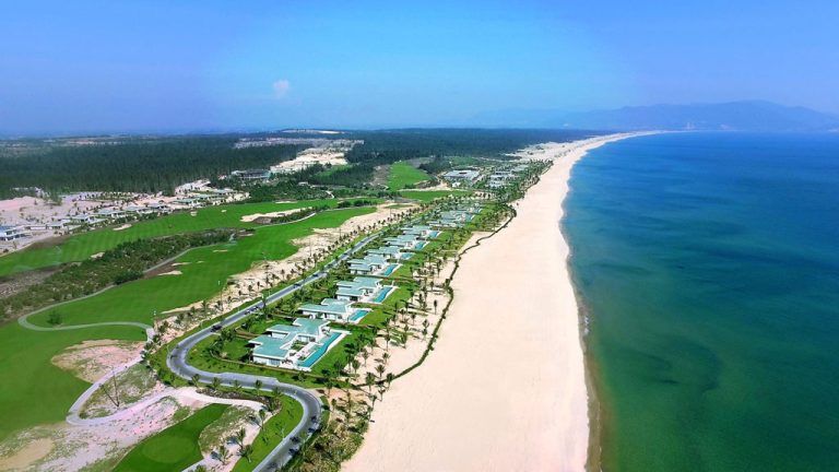Bãi biển Tuy Hòa – Dải cát vàng ôm trọn thành phố biển của Đắk Lắk mới