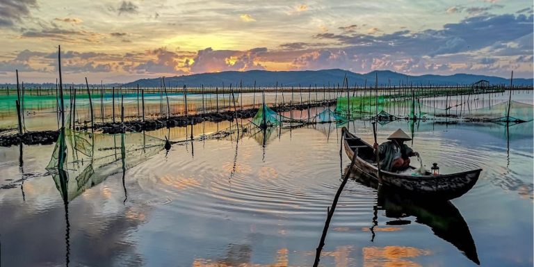 Đầm Ô Loan – Vẻ đẹp sơn thủy hữu tình và thiên đường sò huyết của Đắk Lắk mới