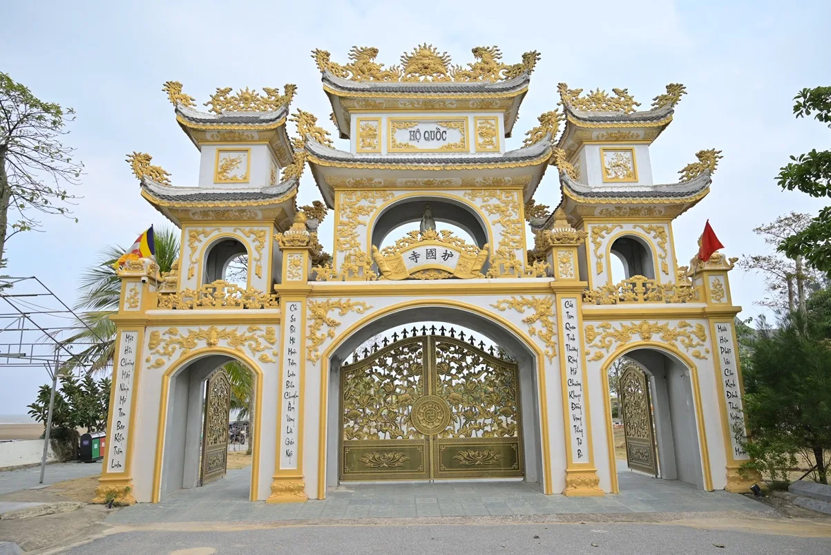 Kinh Nghiệm Du Lịch Làng Chài Hải Tiến Từ A-Z: Khám Phá Nét Đẹp Hoang Sơ Xứ Thanh 2 lang-chai-hai-tien-1