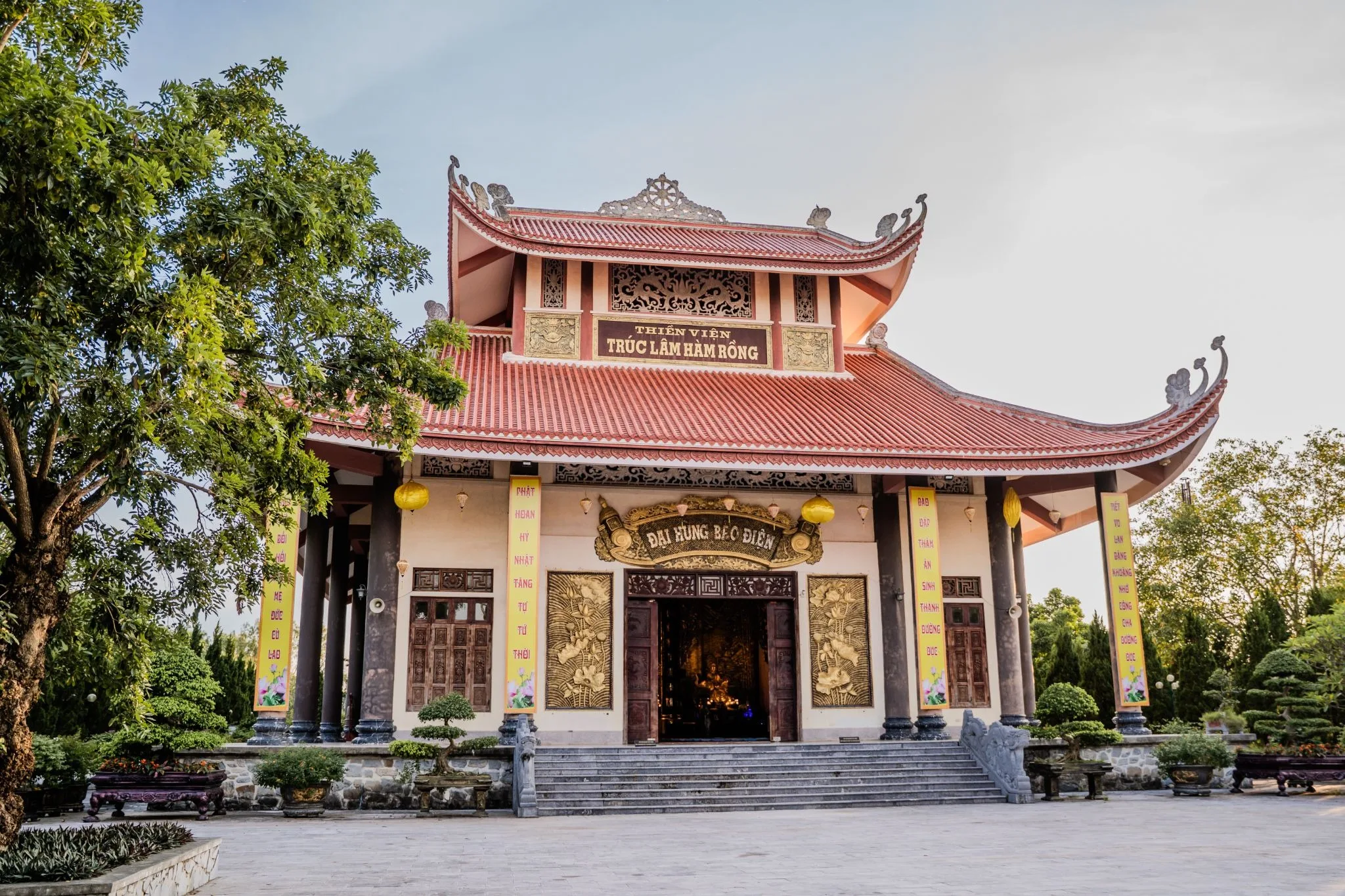 Núi Hàm Rồng Thanh Hóa: Dấu ấn hào hùng giữa đất trời xứ Thanh 4 Núi Hàm Rồng Thanh Hóa: Dấu ấn hào hùng giữa đất trời xứ Thanh 3