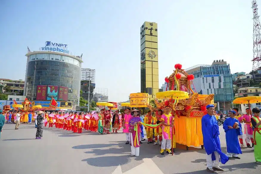 LỄ HỘI ĐỀN ĐỨC ÔNG TRẦN QUỐC NGHIỄN 2026: DẤU ẤN DI SẢN GIỮA LÒNG HỒNG GAI HIỆN ĐẠI 2 LỄ HỘI ĐỀN ĐỨC ÔNG TRẦN QUỐC NGHIỄN 2026: DẤU ẤN DI SẢN GIỮA LÒNG HỒNG GAI HIỆN ĐẠI 1